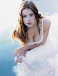 Denise Richards Divers